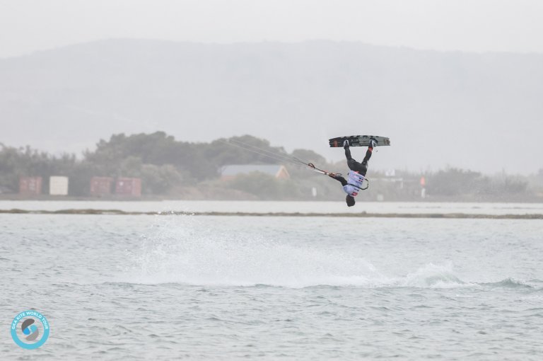 Image for Tuesday Update – GKA Leucate – Wind Coming Round On the Lagoon